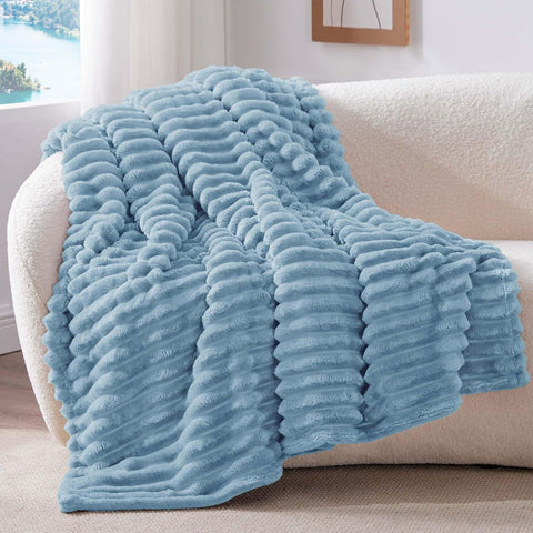 DE VC-IA1 Striped Fleece Throw Blanket